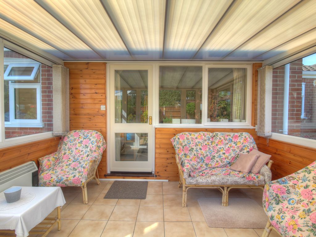 3 bed bungalow for sale in Buckland Rise, Norwich NR4, £375,000