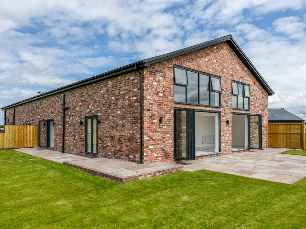 4 bed barn conversion for sale in Broad Lane, Ormskirk L39, £750,000