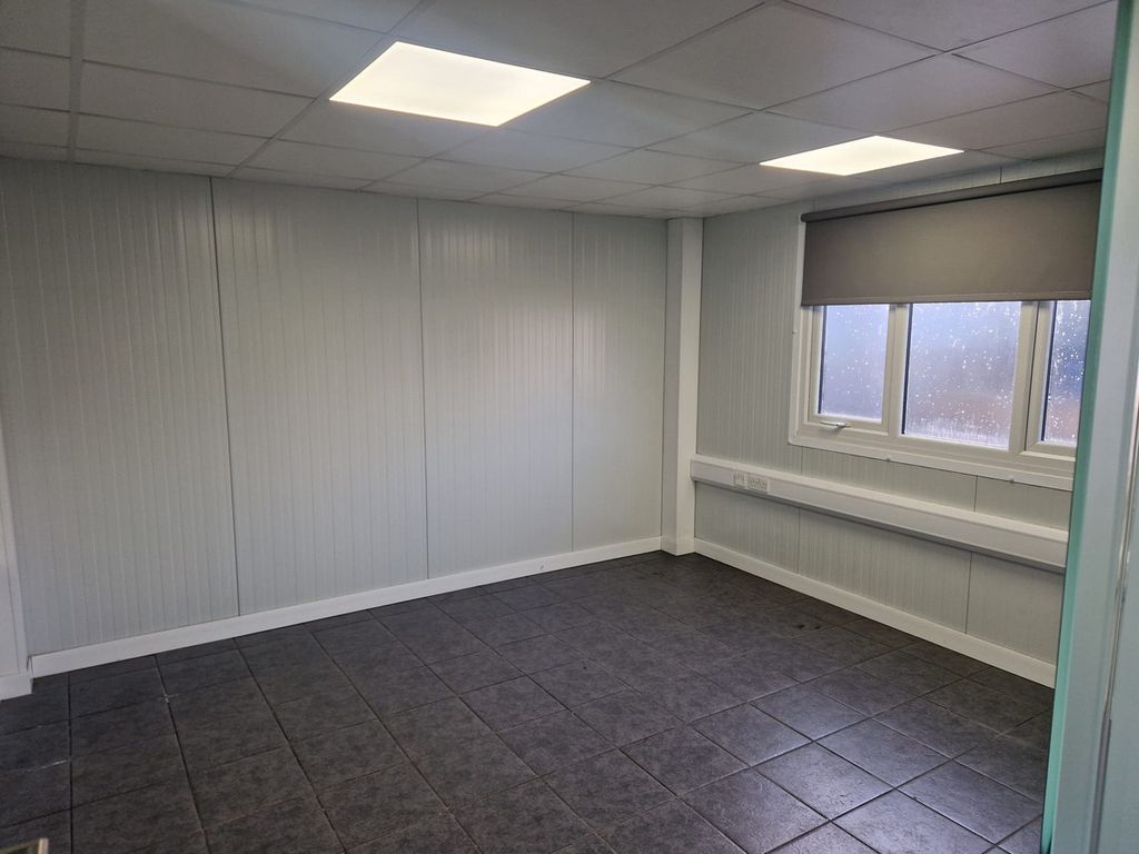 Office to let in Lower Road, Gravesend DA11, £8,400 pa