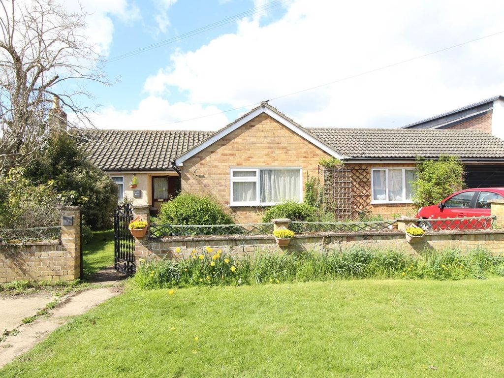 4 bed bungalow for sale in Highfields Road, Highfields Caldecote, Cambridge CB23, £545,000
