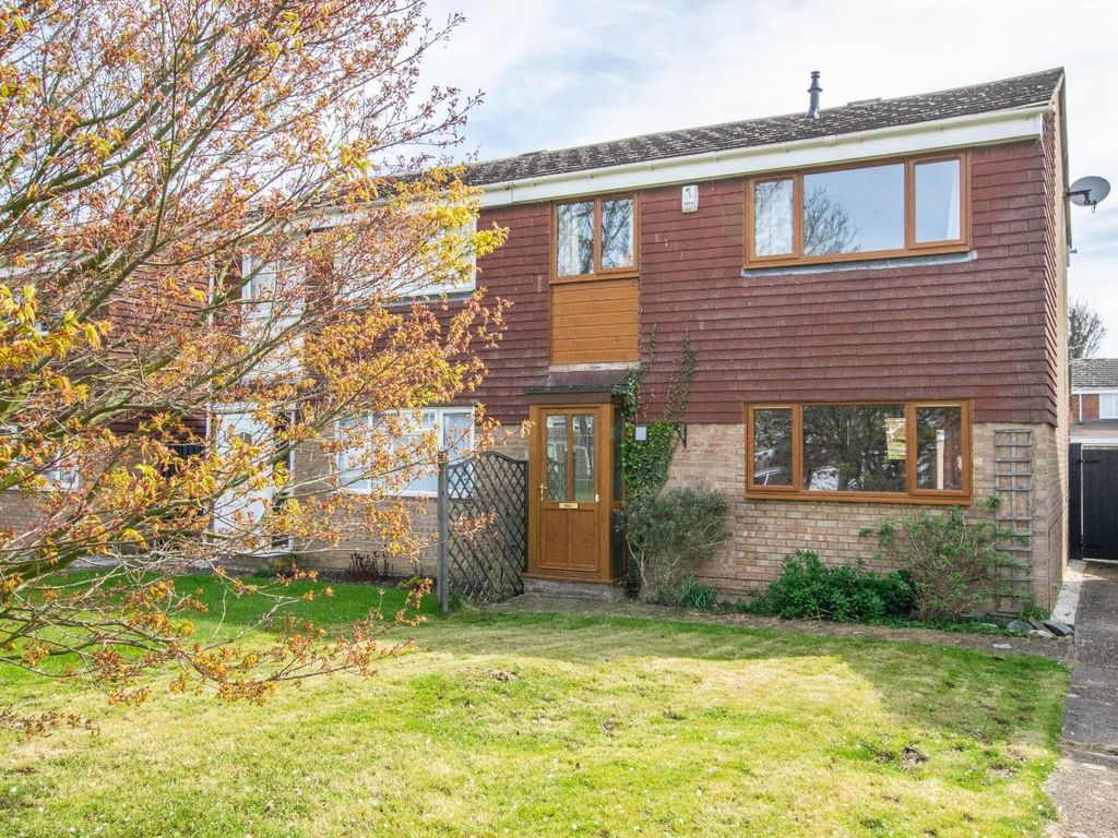 4 bed semi-detached house for sale in Allington Close, Histon, Cambridge CB24, £400,000