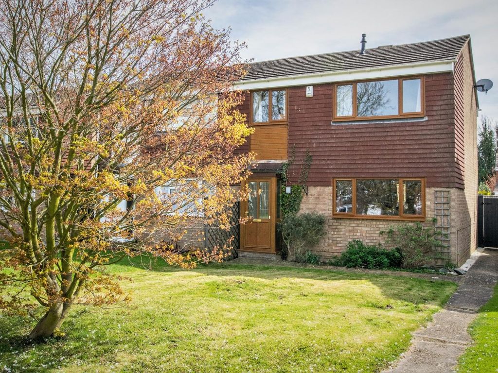 4 bed semi-detached house for sale in Allington Close, Histon, Cambridge CB24, £400,000