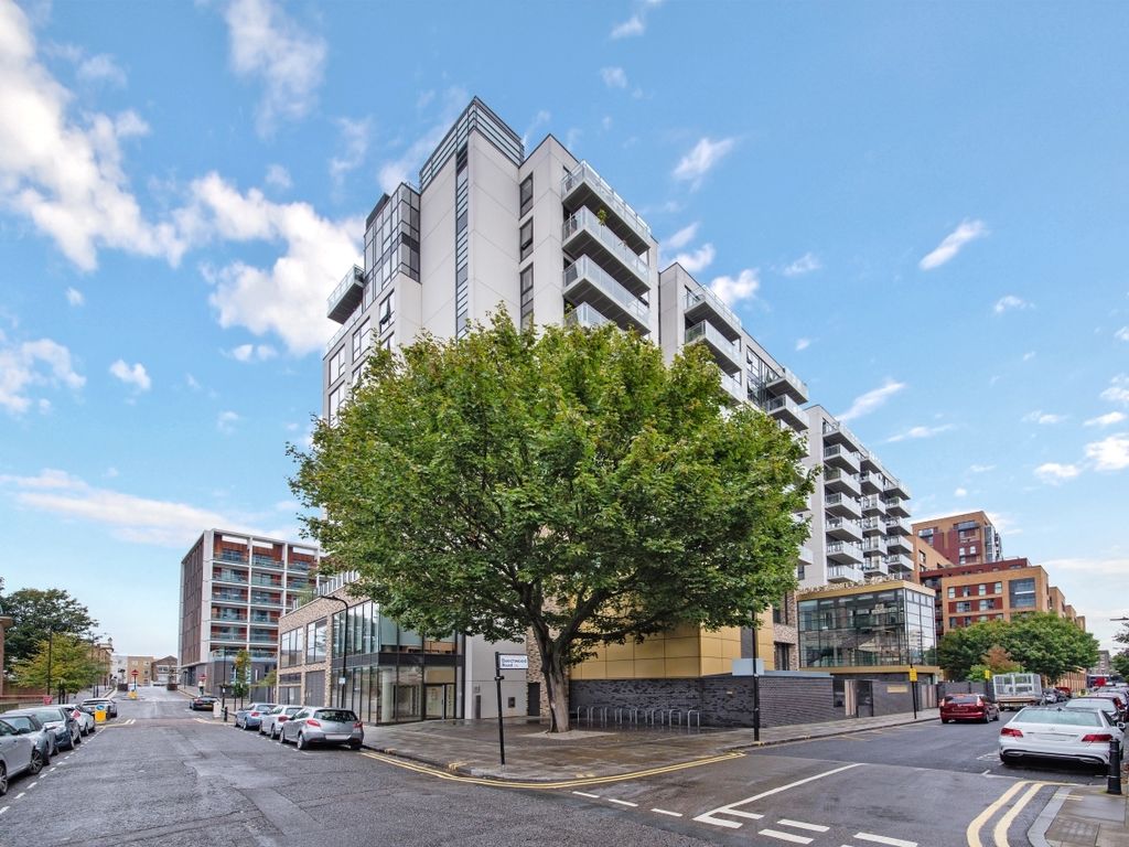 3 bed flat for sale in Zest House, The Vibe, Dalston E8, £850,000