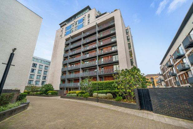 1 bed flat to rent in City Walk, London SE1, £2,000 pcm