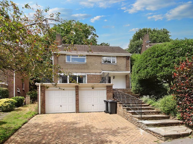 4 bed detached house for sale in Boundary Way, Addington, Croydon CR0, £575,000
