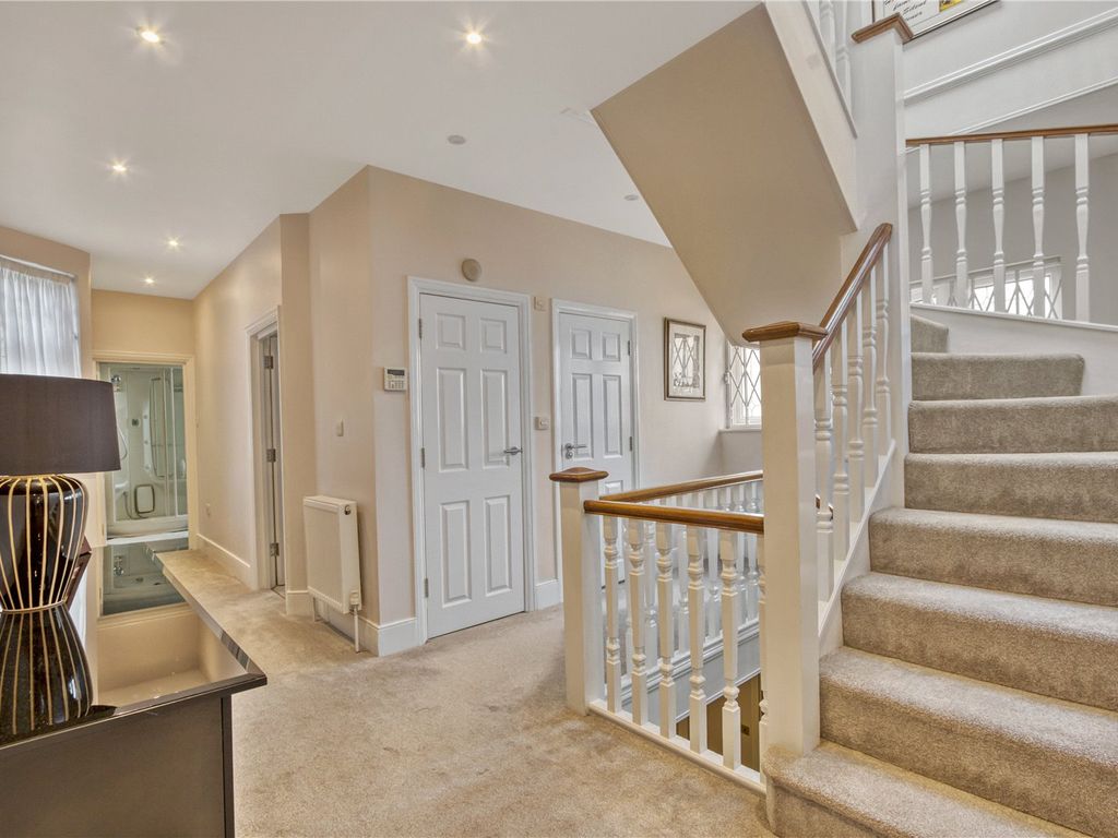 6 bed detached house for sale in Broad Walk, London N21, £3,850,000