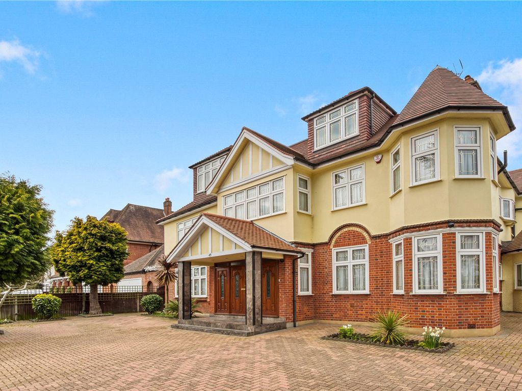 6 bed detached house for sale in Broad Walk, London N21, £3,850,000