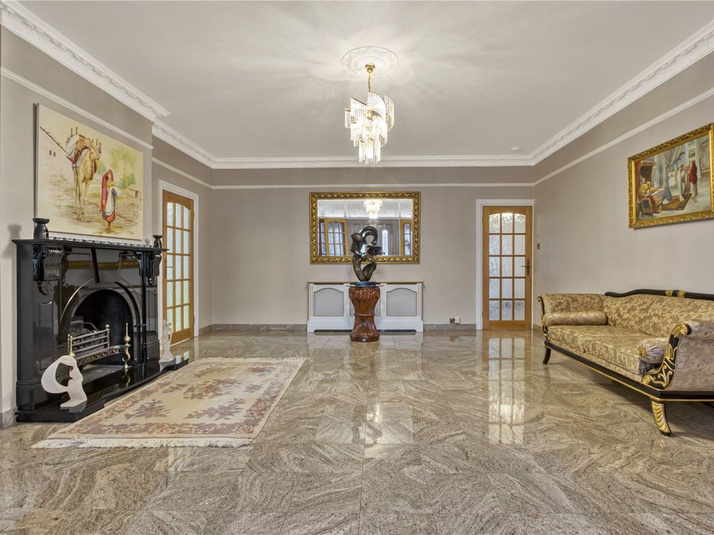 6 bed detached house for sale in Broad Walk, London N21, £3,850,000