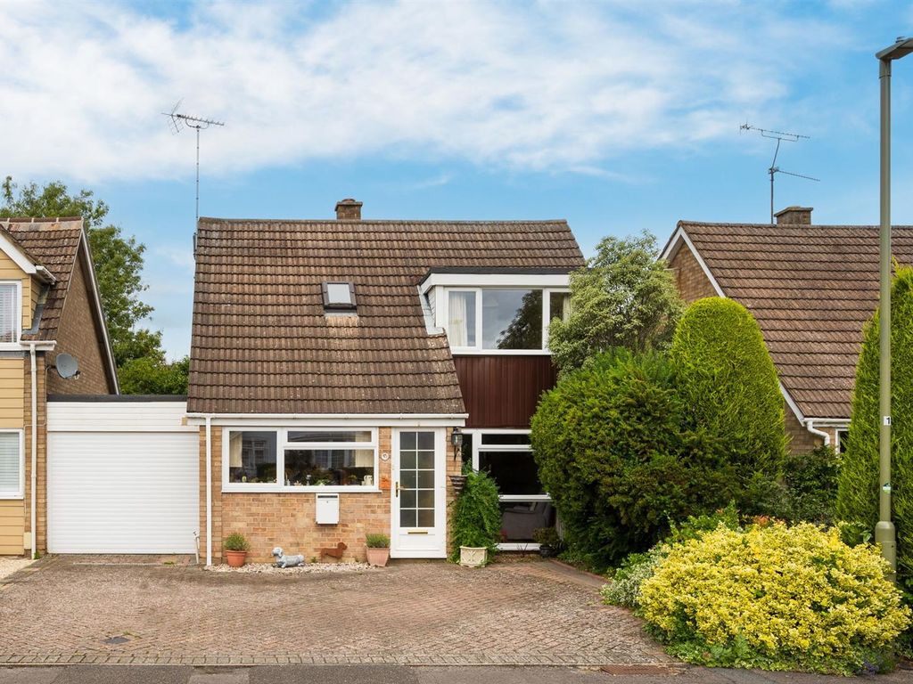 3 bed link-detached house for sale in St. Marys Close, Henley-On-Thames RG9, £650,000