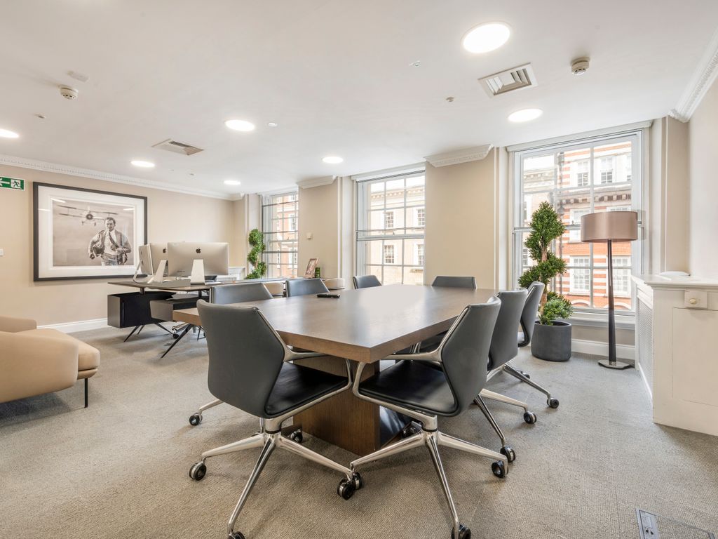 Office to let in Grosvenor Street, London W1K, £72,360 pa
