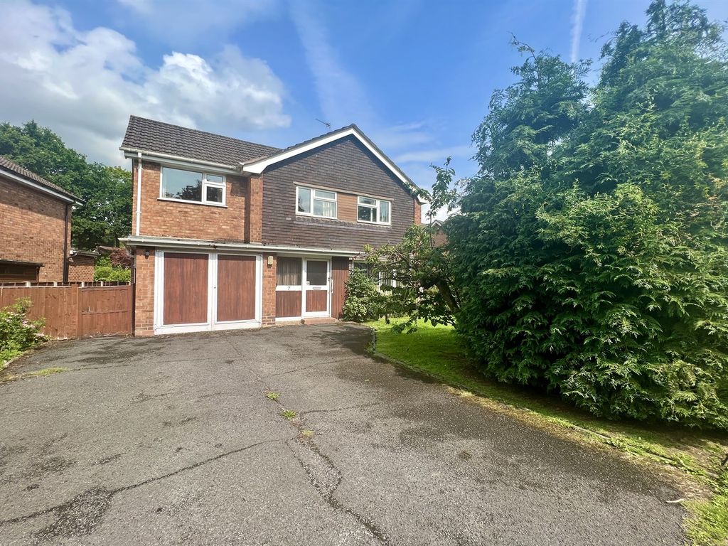 4 bed detached house for sale in Parklands Way, Poynton, Stockport SK12, £475,000