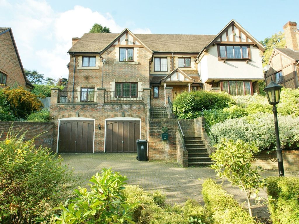 5 bed detached house to rent in Rouse Court, Lower Road, Gerrards Cross, Buckinghamshire SL9, £3,850 pcm