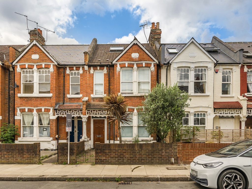 2 bed flat for sale in Adelaide Grove, London W12, £560,000