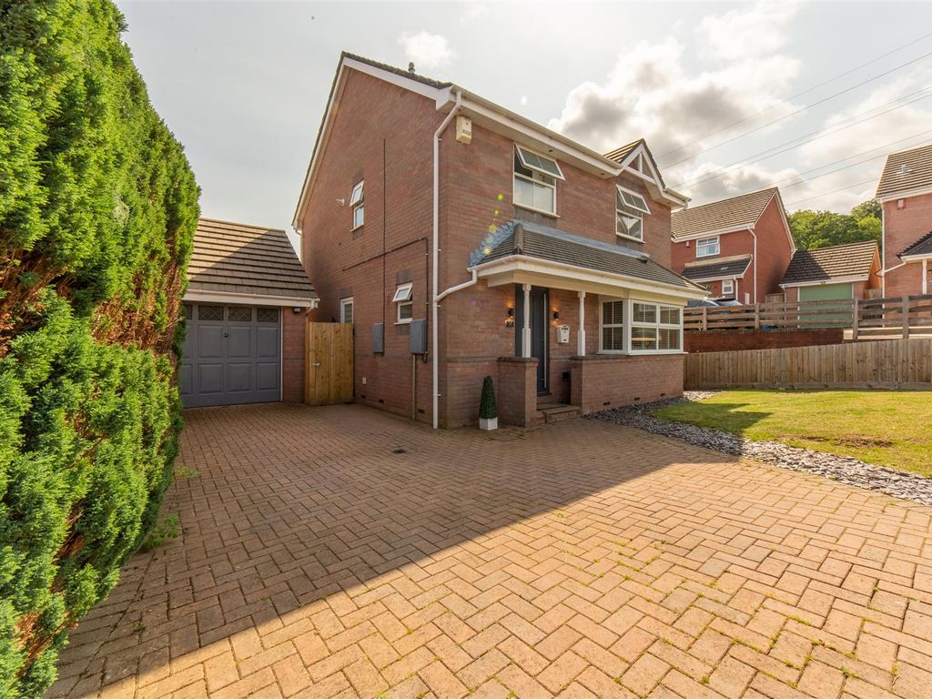 3 bed detached house for sale in Hawkes Ridge, Ty Canol, Cwmbran NP44, £370,000