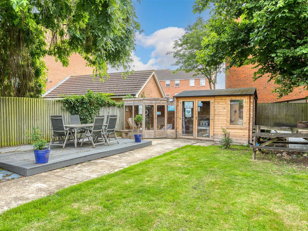 5 bed detached bungalow for sale in House Lane, Arlesey, Beds SG15, £539,000