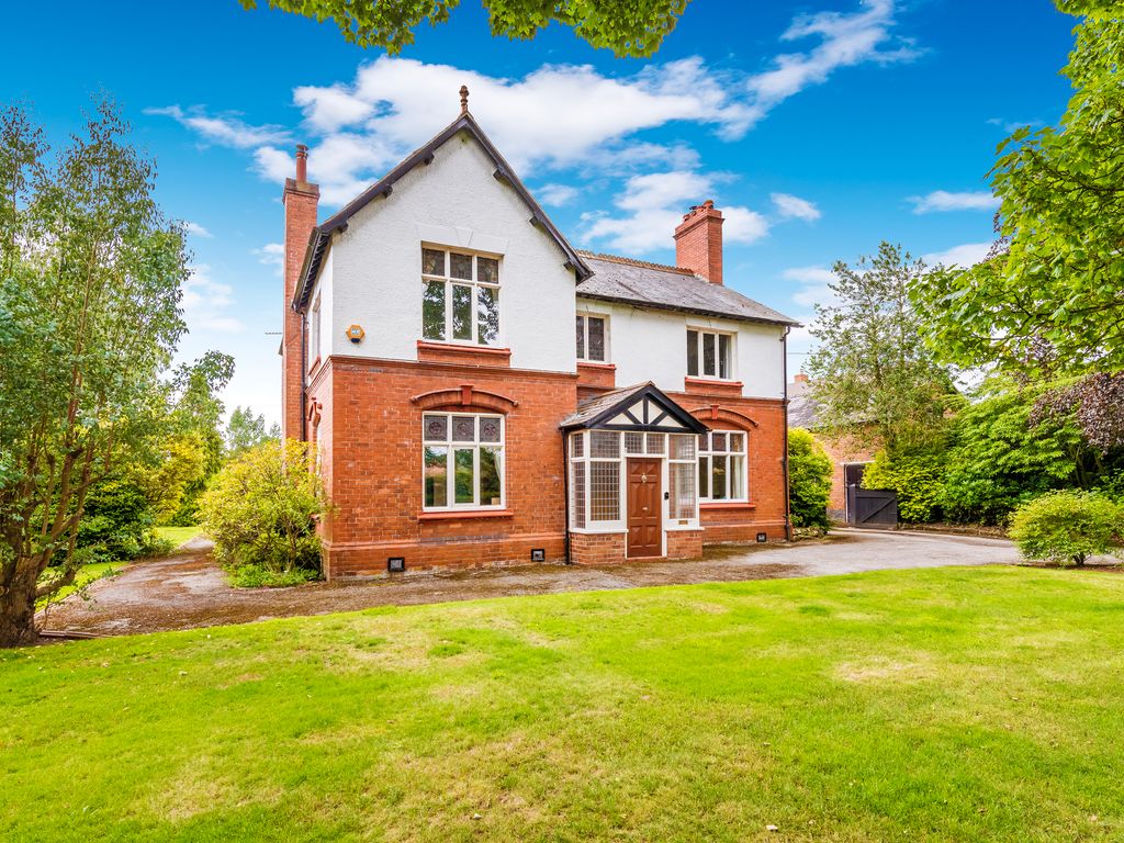 4 bed detached house for sale in Chester Road, Whitchurch SY13, £725,000