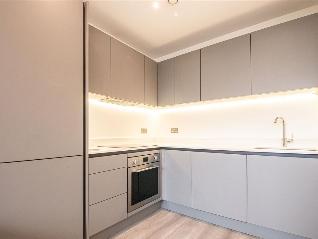 1 bed flat to rent in 17 Capital Drive, Milton Keynes MK14, £1,095 pcm