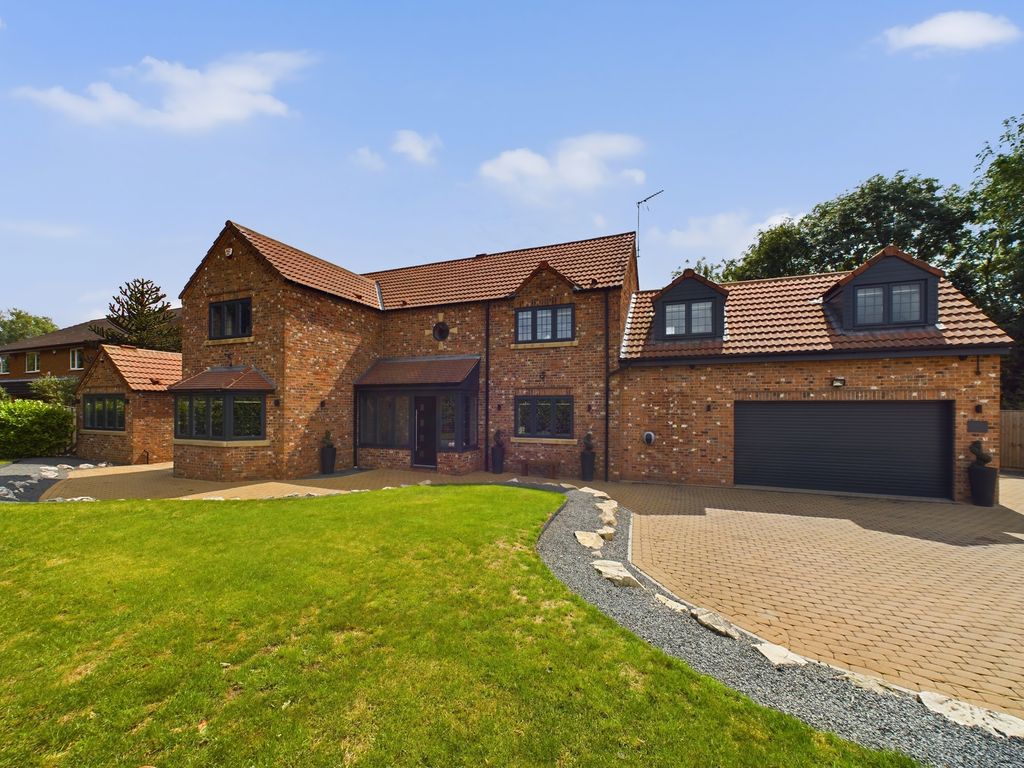 5 bed detached house for sale in Tranmore Lane, Eggborough, Goole DN14, £685,000