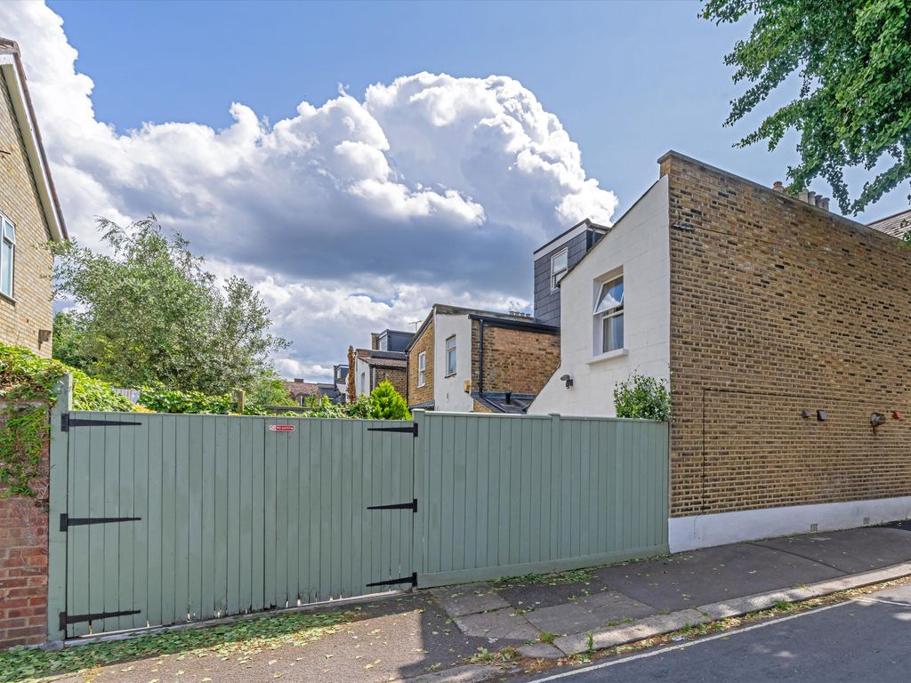 3 bed terraced house for sale in Duke Road, London W4, £1,325,000