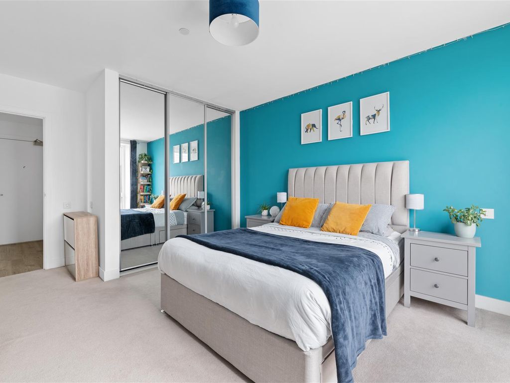 1 bed flat for sale in Beck Square, London E10, £365,000