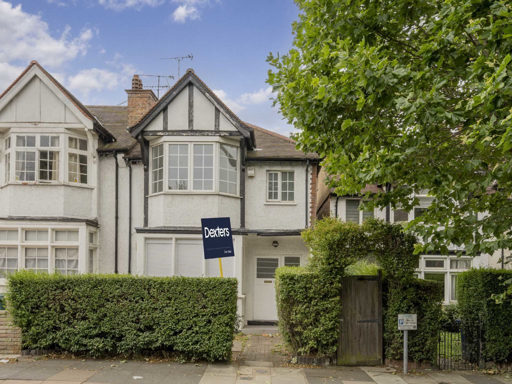 3 bed flat for sale in Hamilton Road, London NW11, £399,950