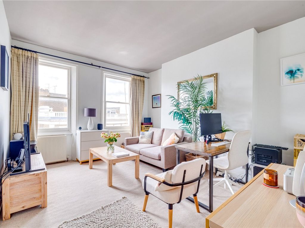 1 bed flat for sale in Barons Court Road, London W14, £425,000