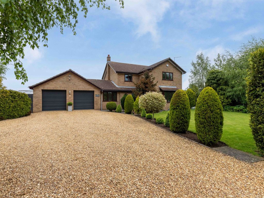 4 bed detached house for sale in Meadow Road, Milking Nook, Peterborough PE6, £650,000