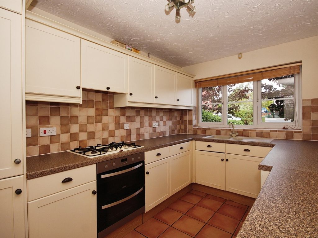 4 bed detached house for sale in Greenleaf Close, Coventry CV5, £390,000