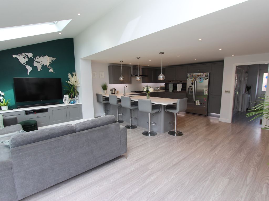 4 bed detached house for sale in Perkins Way, Beeston, Beeston NG9, £525,000