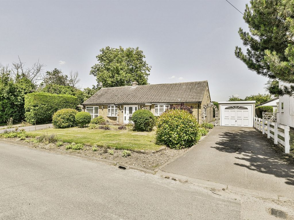 3 bed detached bungalow for sale in Datchworth Green, Datchworth, Knebworth SG3, £800,000