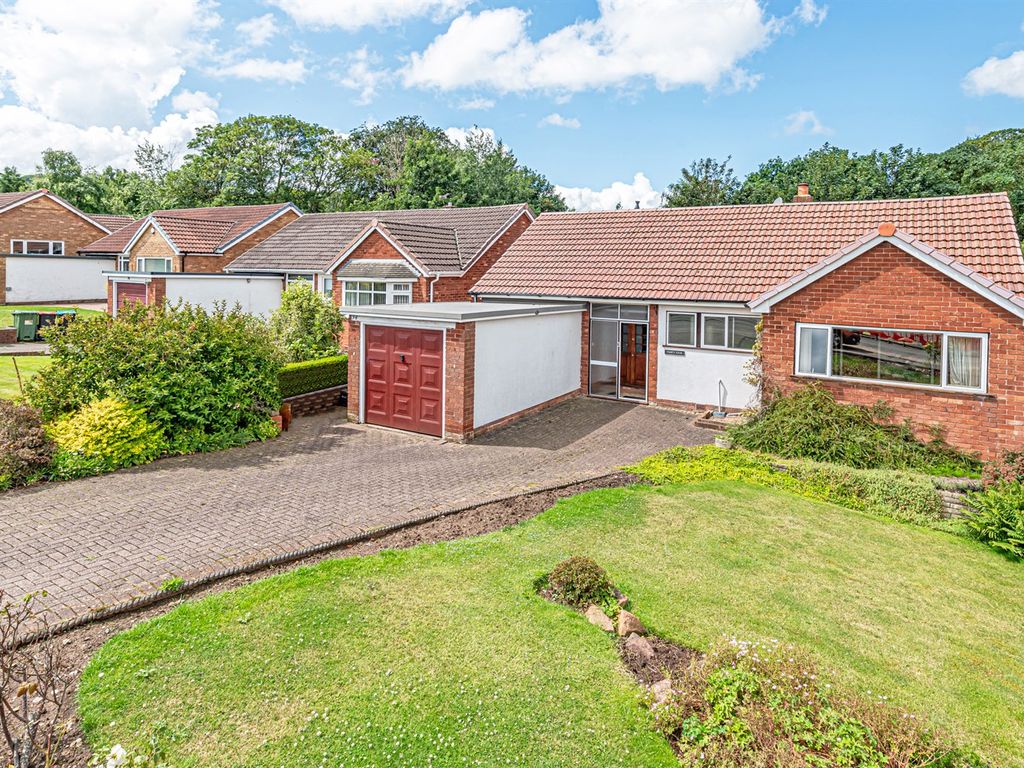 3 bed detached bungalow for sale in Grasmere Road, Frodsham WA6, £390,000