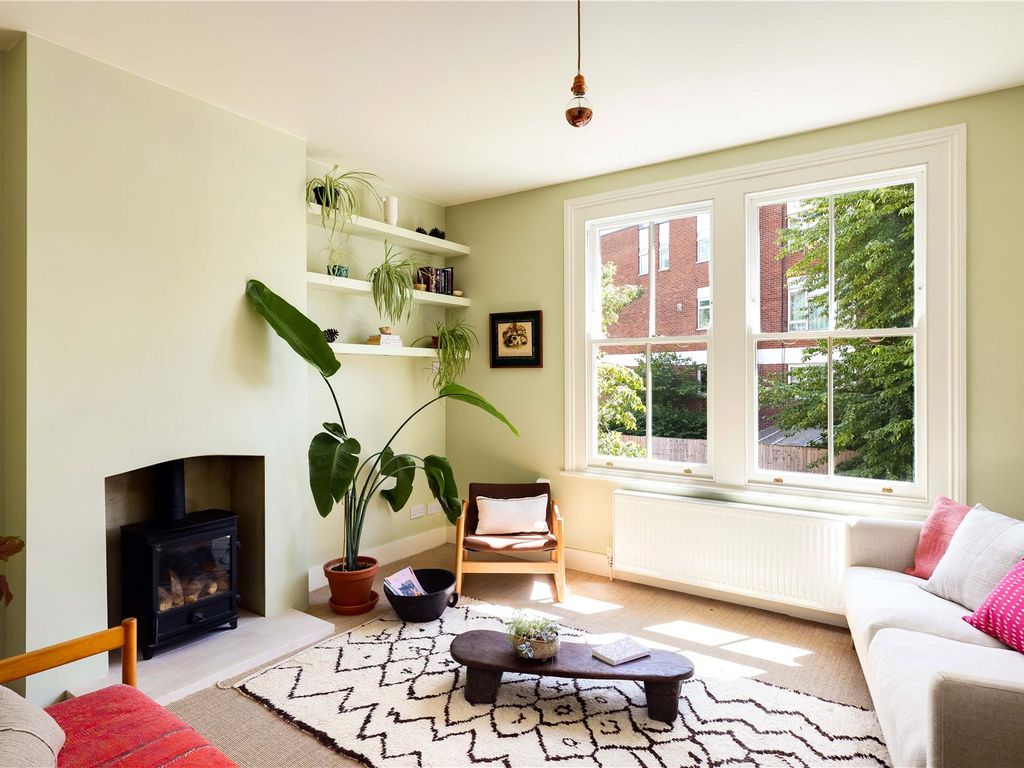 2 bed flat for sale in Old Bethnal Green Road, Bethnal Green, London E2, £750,000