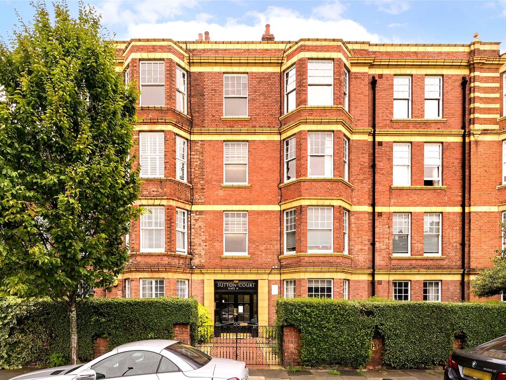 2 bed flat for sale in Sutton Court, Fauconberg Road, Chiswick, London W4, £800,000