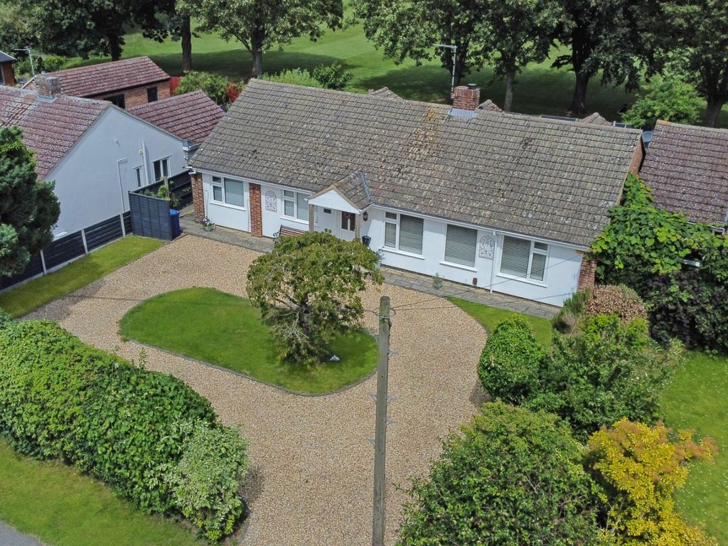 4 bed bungalow for sale in Common Lane, Sawston, Cambridge CB22, £675,000
