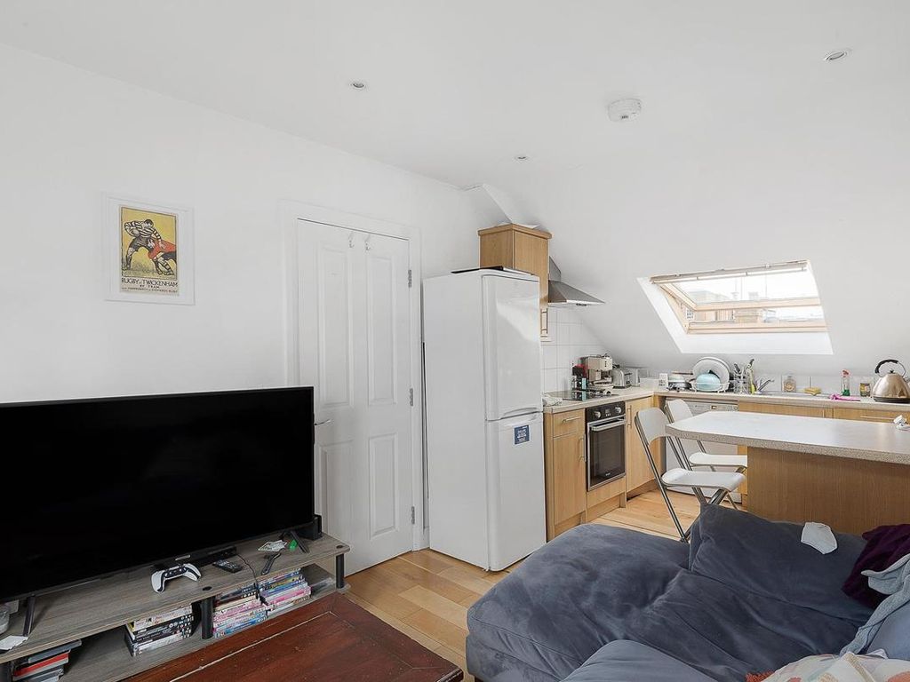 5 bed flat for sale in Yeldham Road, Hammersmith, London W6, £650,000