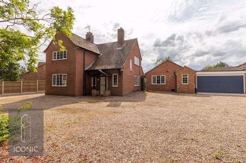 3 bed detached house for sale in Fakenham Road, Taverham, Norwich NR8, £500,000