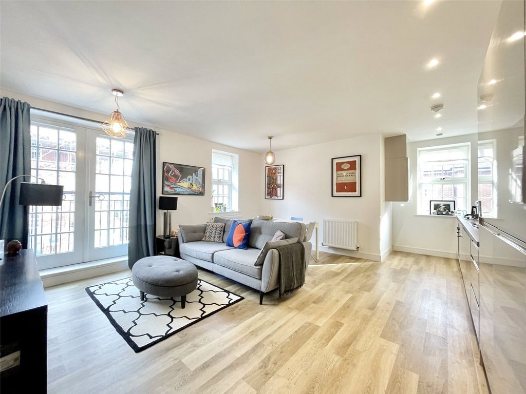 1 bed flat for sale in Collison Avenue, Arkley EN5, £375,000