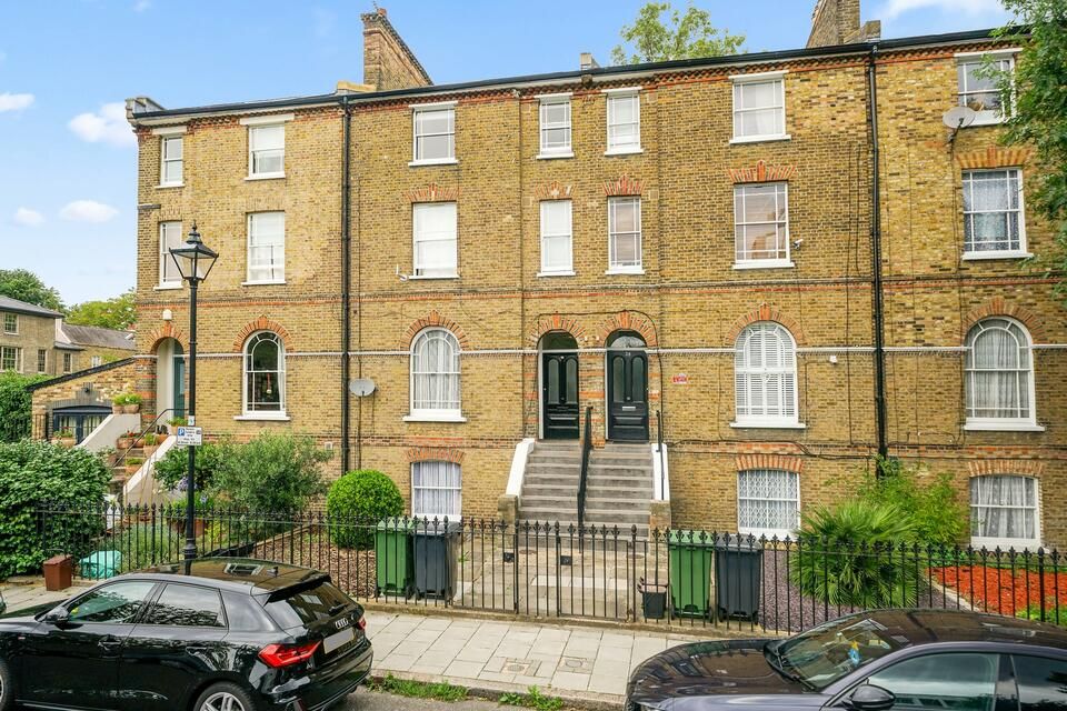 1 bed flat for sale in Lorn Road, London SW9, £425,000