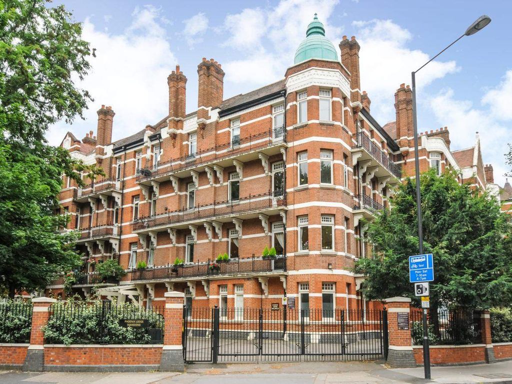 4 bed flat for sale in Brook Green, London W6, £1,300,000
