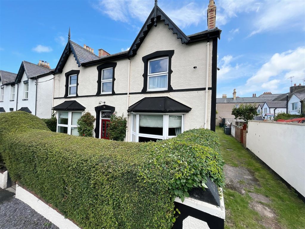 4 bed detached house for sale in Sea Road, Abergele, Conwy LL22, £375,000