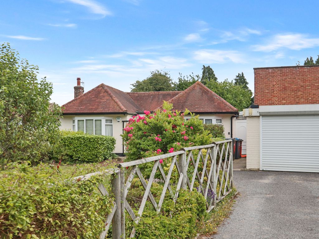 2 bed detached bungalow for sale in Coulsdon Road, Old Coulsdon, Coulsdon CR5, £650,000
