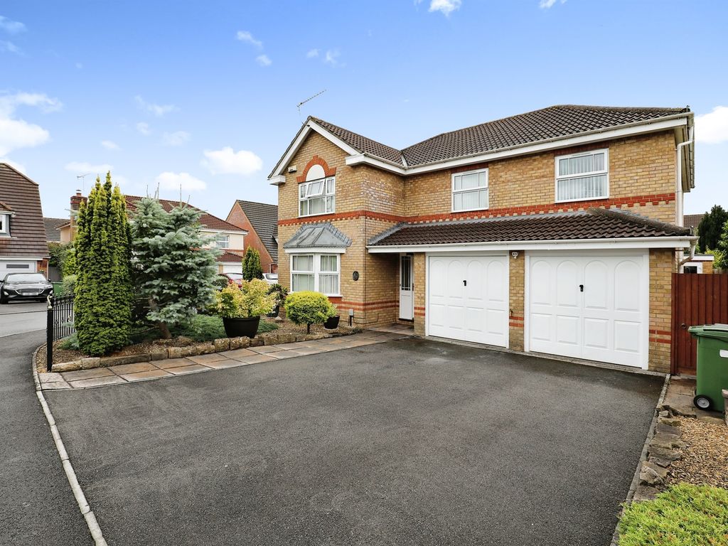 5 bed detached house for sale in William Belcher Drive, St. Mellons, Cardiff CF3, £560,000