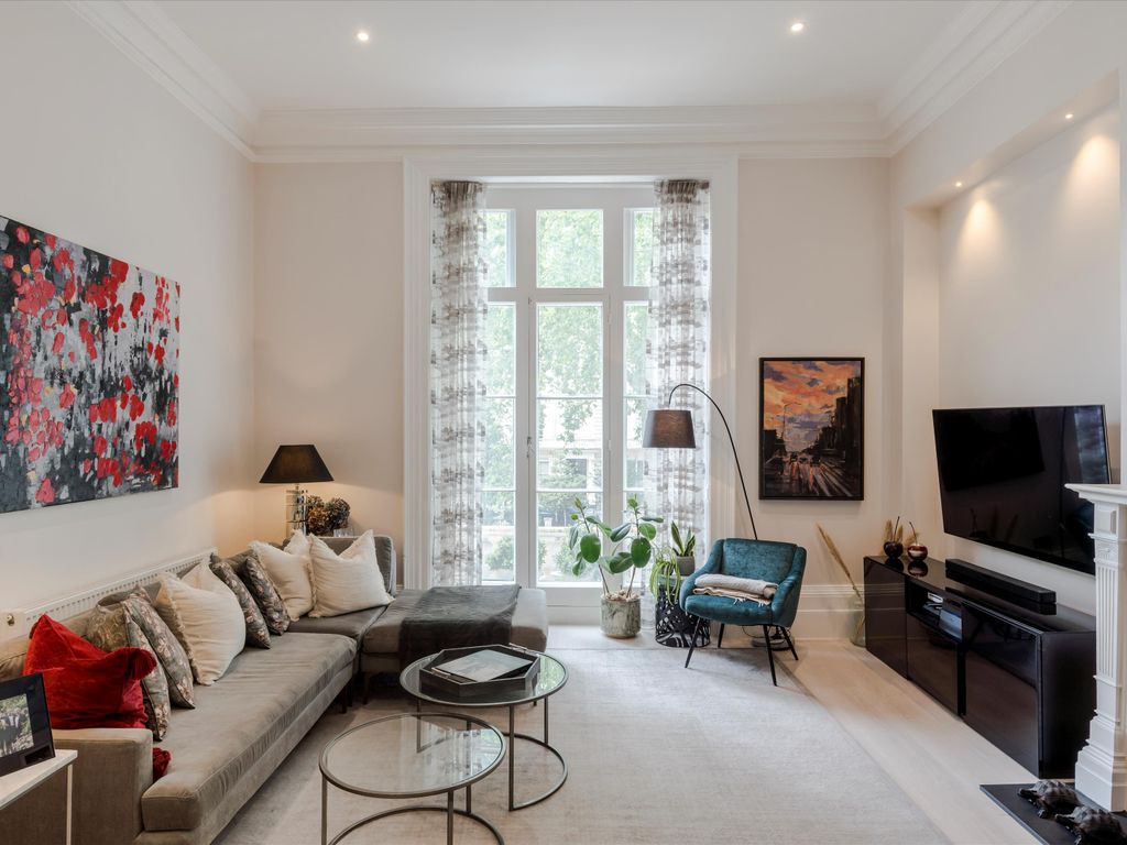1 bed flat for sale in Westbourne Terrace, London W2, £1,150,000