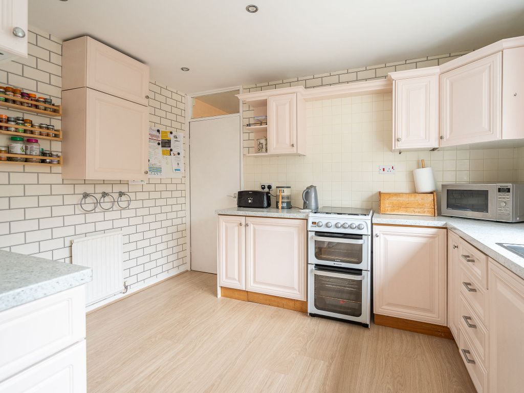 4 bed detached house for sale in Mortonhall Park Loan, Edinburgh EH17, £360,000