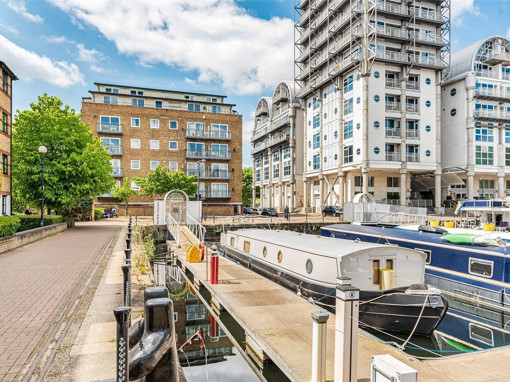 2 bed flat for sale in Boat Lifter Way, South Dock Marina, Surrey Quays SE16, £575,000