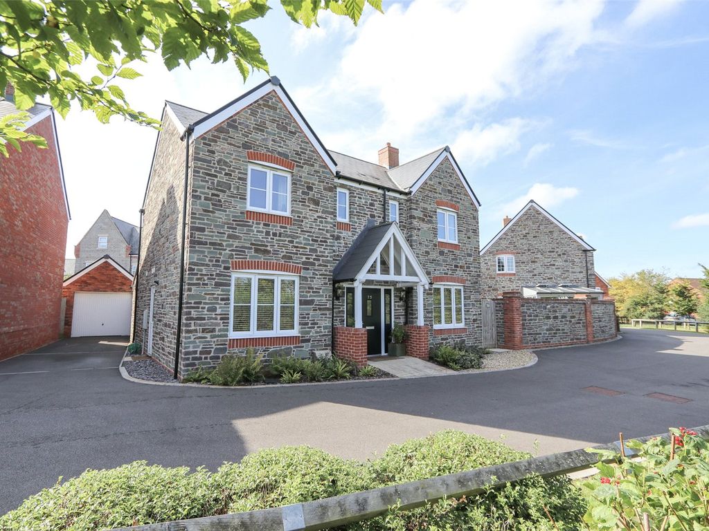 4 bed detached house for sale in Badger Road, Thornbury, Bristol, South Gloucestershire BS35, £649,950