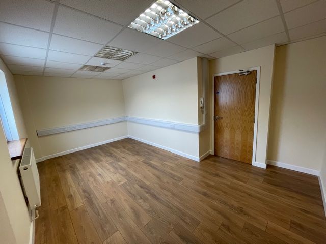 Office to let in Moy Road Industrial Estate, Taffs Well CF15, £4,140 pa