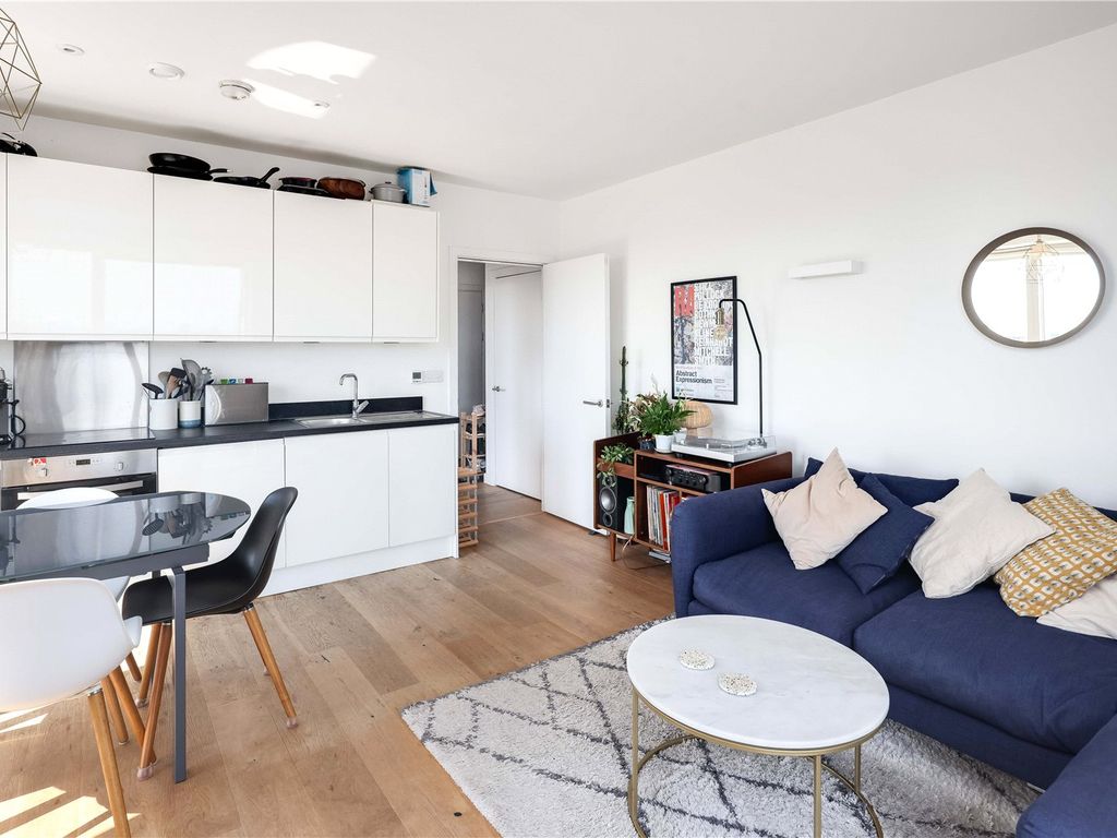 1 bed flat for sale in Rosina Street, Homerton, London E9, £360,000