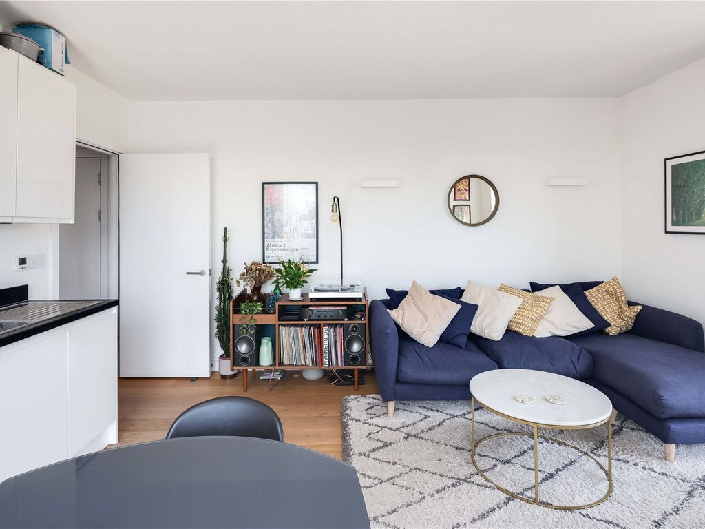 1 bed flat for sale in Rosina Street, Homerton, London E9, £360,000