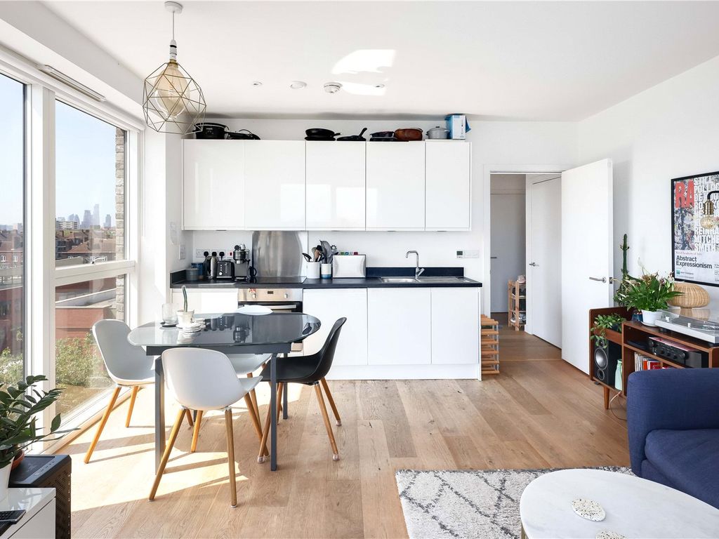 1 bed flat for sale in Rosina Street, Homerton, London E9, £360,000